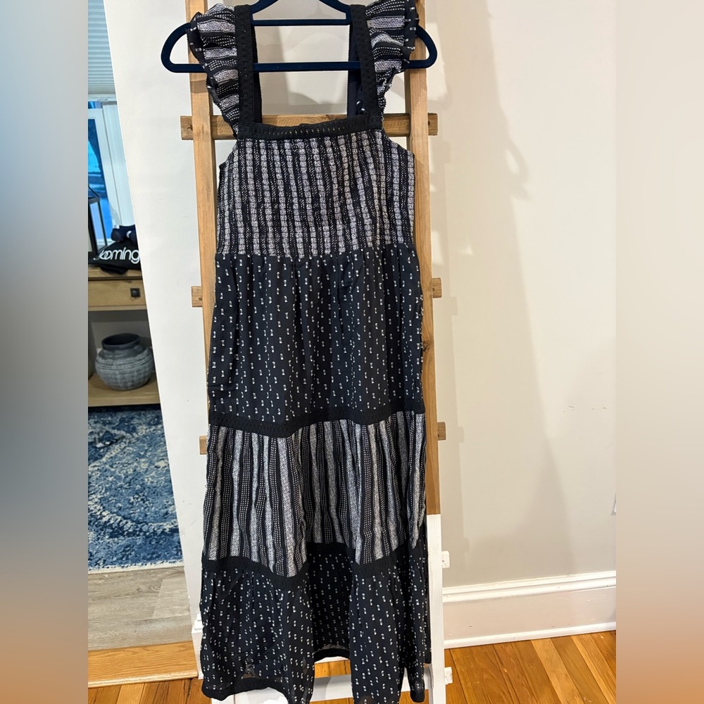 Vineyard Vines Smocked Maxi Dress - excellent condition